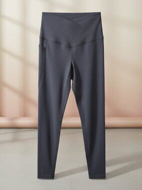 HALARA NWTs High Waisted Tummy Control Pocket Shaping 7/8 Leggings - Small Grey